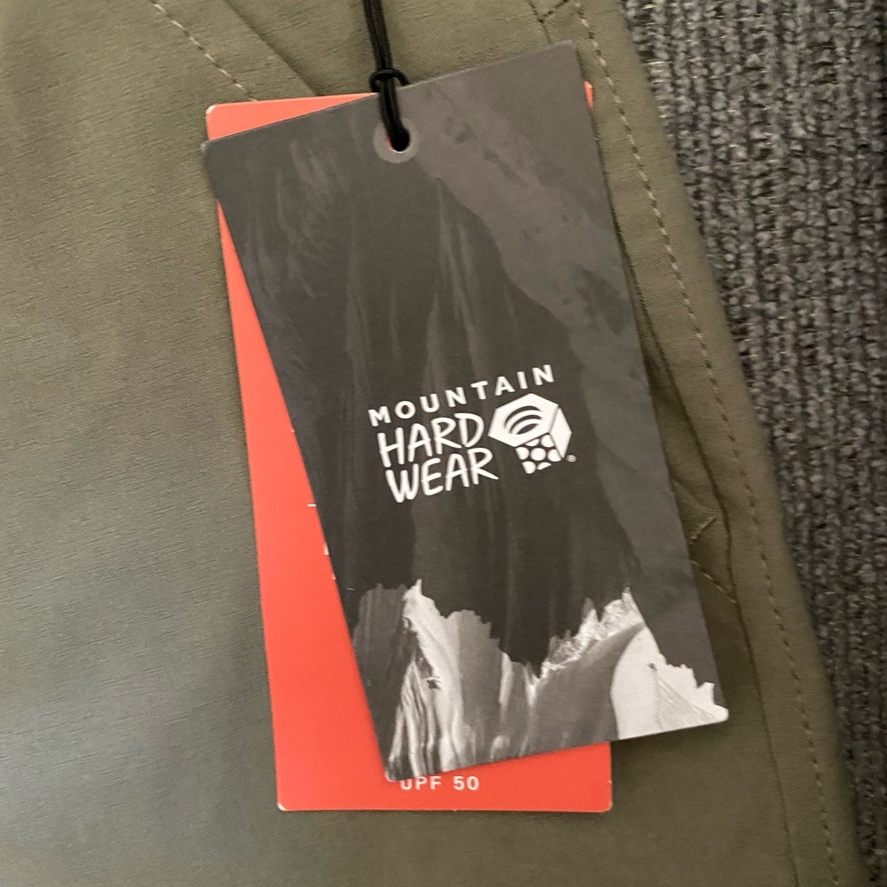 Mountain hardware shorts